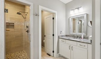 1237 Eagle Creek Blvd SW, Altoona, IA 50009