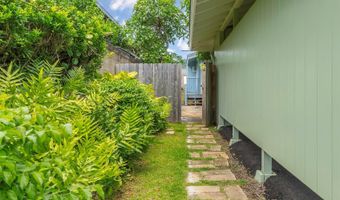 1254 Ulupii St, Kailua, HI 96734