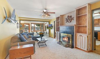 42385 N Woodbine Ave, Antioch, IL 60002