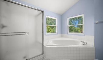 750 Majestic Dr, Algonquin, IL 60102