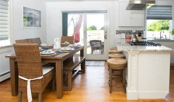 163 Morrison Ave, Middletown, RI 02842