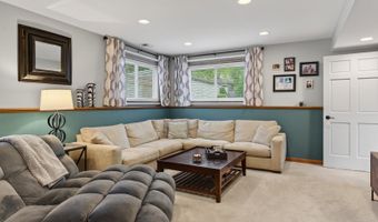 1016 S Haddow Ave, Arlington Heights, IL 60005