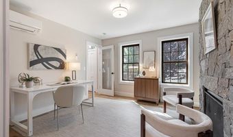 22 Castle St 3, East Greenwich, RI 02818