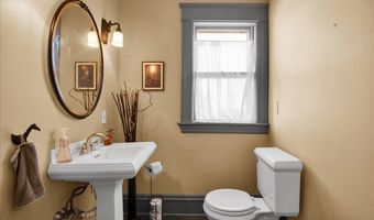 16 Isham St, Burlington, VT 05401