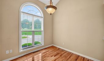 500 Glen Hollow Cir, Aurora, OH 44202