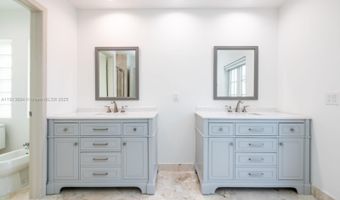 20729 NE 32nd Ave, Aventura, FL 33180