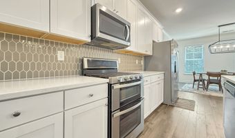 1160 Kendron LN 16, Atlanta, GA 30329