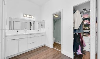 20505 E Country Club Dr 137, Aventura, FL 33180