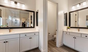 2080 E AQUARIUS Pl, Chandler, AZ 85249