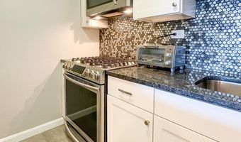 9 Hawthorne Place 11J, Boston, MA 02114
