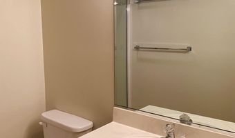 901 N MONROE St 203, Arlington, VA 22201