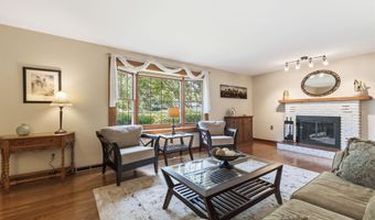 17 Northgate Dr, Albany, NY 12203