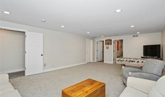 2203 Barry Dr, Adel, IA 50003