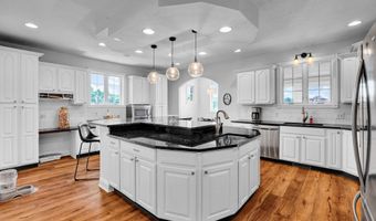 430 Summer Lake Dr, Bedford, IN 47421