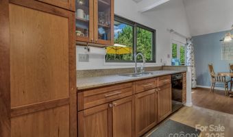 5 Fairway Dr, Arden, NC 28704