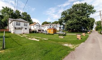 1134 Atchison St, Atchison, KS 66002