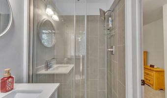 2840 Tuebingen Pkwy, Ann Arbor, MI 48105