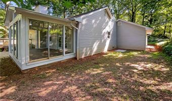 4488 Hidden Oaks Dr, Flowery Branch, GA 30542