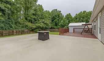3840 Countryaire Dr, Ayden, NC 28513