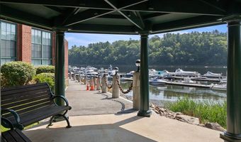 60 Merrimac St 701, Amesbury, MA 01913