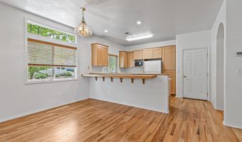 411 N Mountain Ave, Ashland, OR 97520