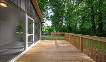 110 N Claybon Dr, Advance, NC 27006