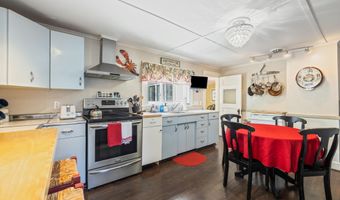 75 Ledgelawn Ave, Bar Harbor, ME 04609