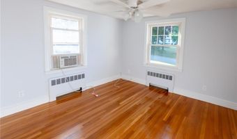 9 Cannon St, Cranston, RI 02920