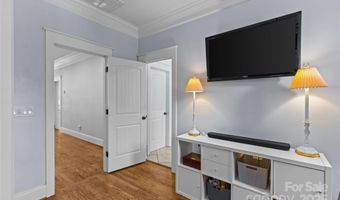 2617 Bay St, Charlotte, NC 28205