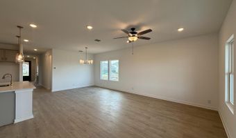 120 Peeps Ct, Adkins, TX 78101