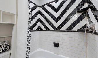 7322 Greentree Rd, Bethesda, MD 20817