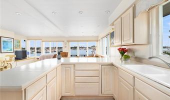 5 Defenders Row, Newport, RI 02840