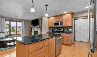 606 S WILD ROSE Ln, Appleton, WI 54914