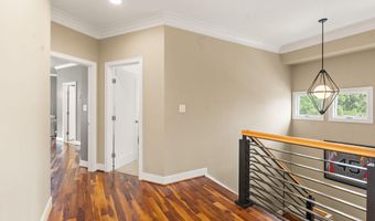 4226 40TH St N, Arlington, VA 22207