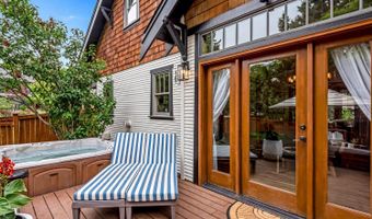 157 NW Black Hawk Ave, Bend, OR 97703