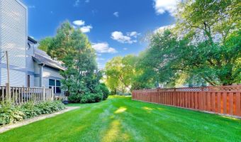 30 Oxford Ct, Algonquin, IL 60102