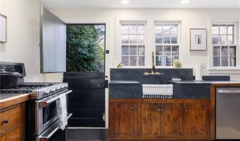 27 William St, Newport, RI 02840