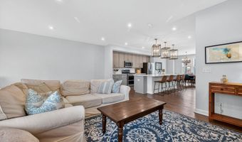 8106 ZOE Pl, Alexandria, VA 22306