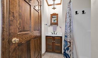 4 N CONESTOGA VIEW Dr, Akron, PA 17501
