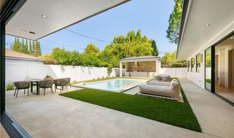 16728 Morrison St, Encino, CA 91436