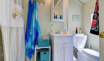 64 Burnside Ave, Narragansett, RI 02882
