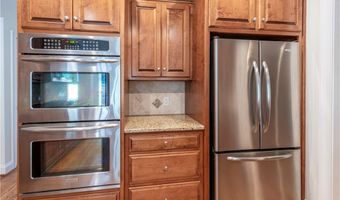 105 Stonewood Trl, Ball Ground, GA 30107