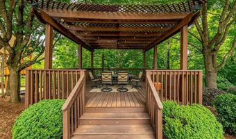 5106 Woodland Ln, Alpharetta, GA 30009