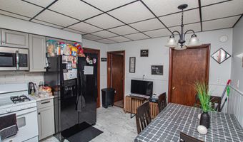 55 Sloane Ave, Amsterdam, NY 12010