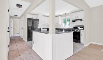 44 Village Ave, Cranston, RI 02920