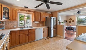 226 Becker Ave, East Providence, RI 02915