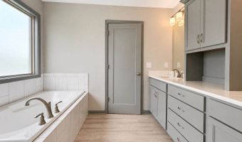 16030 Craig St, Basehor, KS 66007
