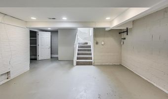 8617 LYNBROOK Dr, Bethesda, MD 20814