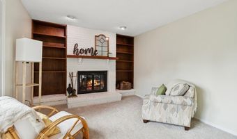 1304 7th St NW, Altoona, IA 50009
