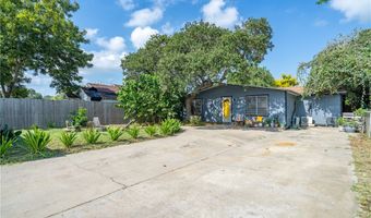252 S 8th St, Aransas Pass, TX 78336